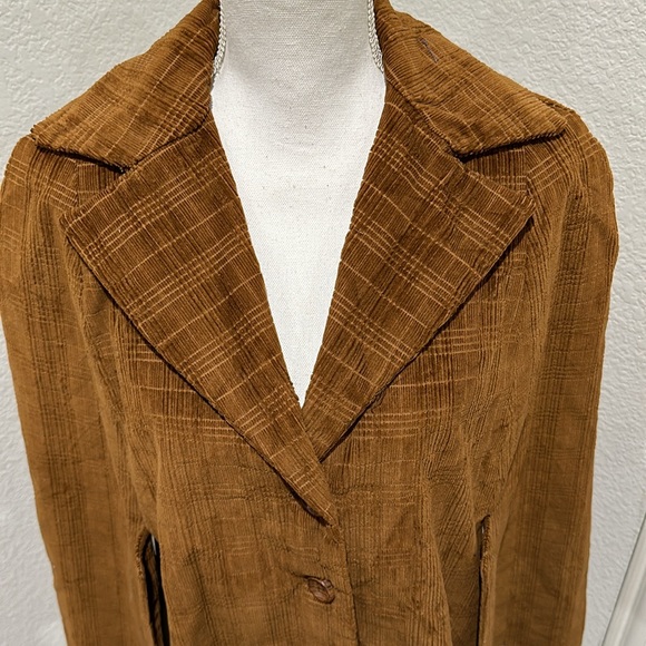 VINTAGE Brown Corduroy Cape / Poncho Wooden Buttons Sz Women’s Small / Med Cloak - Picture 4 of 16